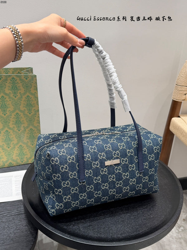 Essence Boston Bag