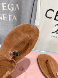 Mindil Suede Sandals