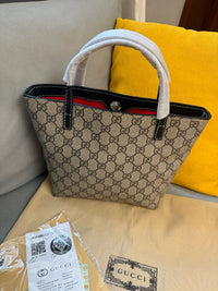 Supreme Tote