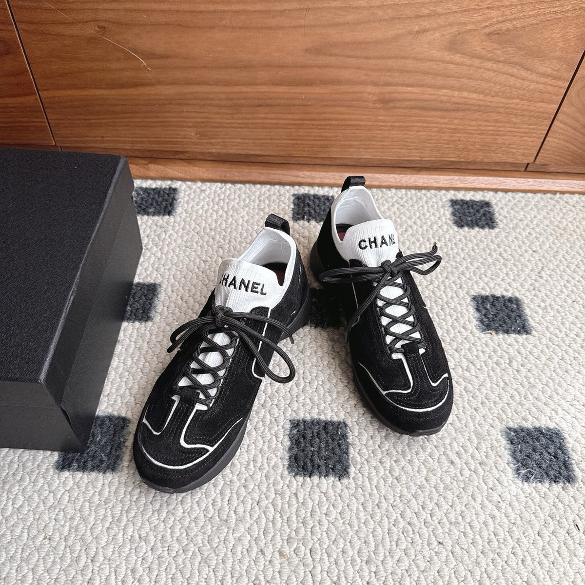 26A Logo Trainers