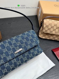 Madison Medium Shoulder Bag