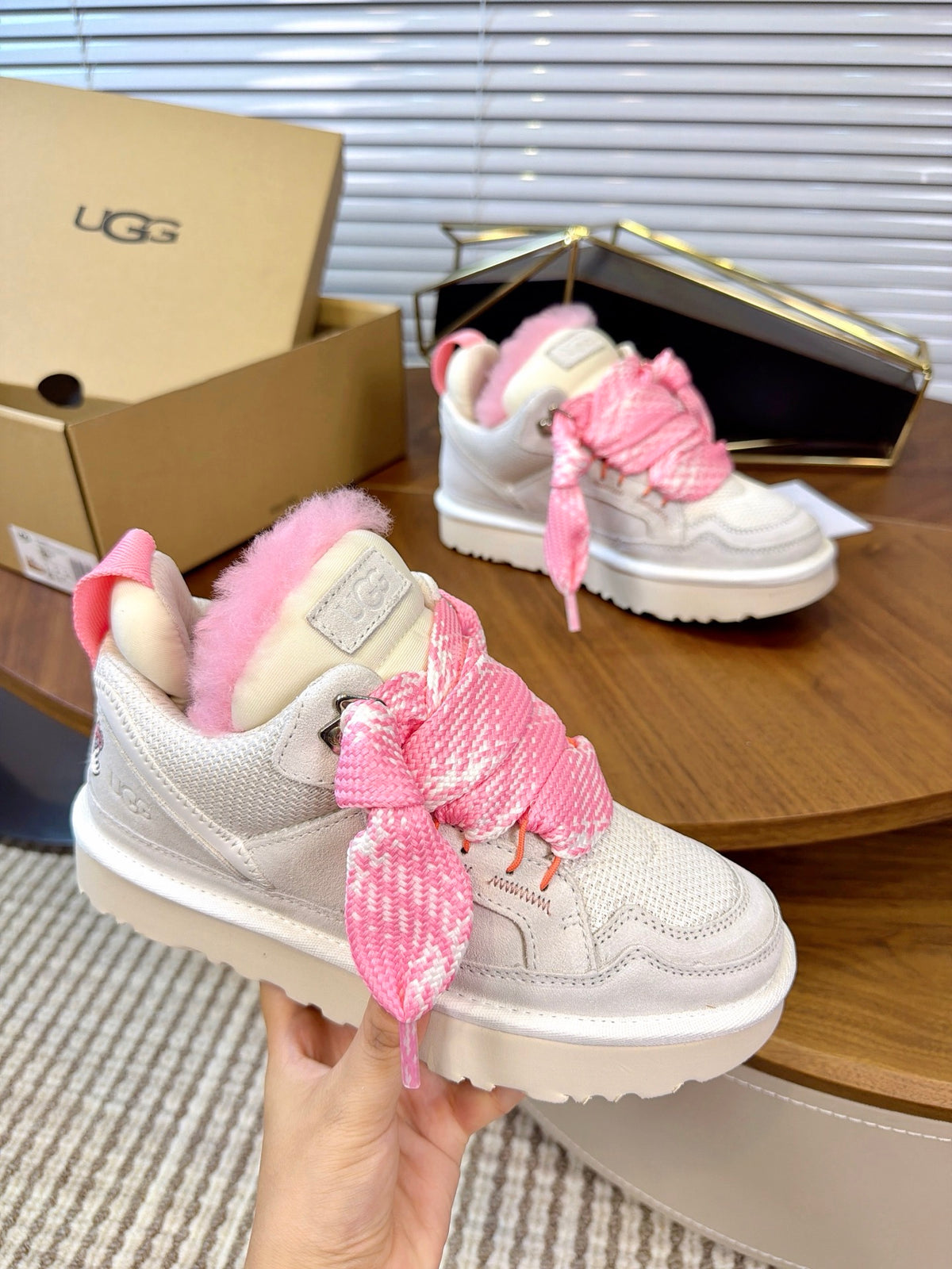 Lowmel Sneakers