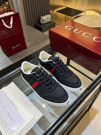 Stretch Low Top Trainers