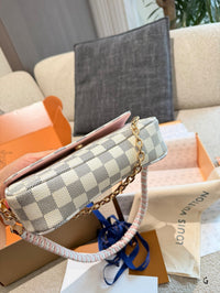 Ivy Wallet On Chain Bag