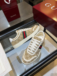 Stretch Low Top Trainers