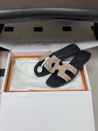 Oasis Sandal