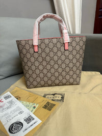 Supreme Tote