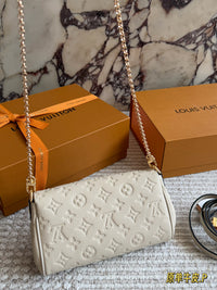 Félicie Pochette Dune Monogram Empreinte