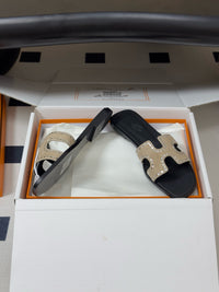 Oasis Sandal
