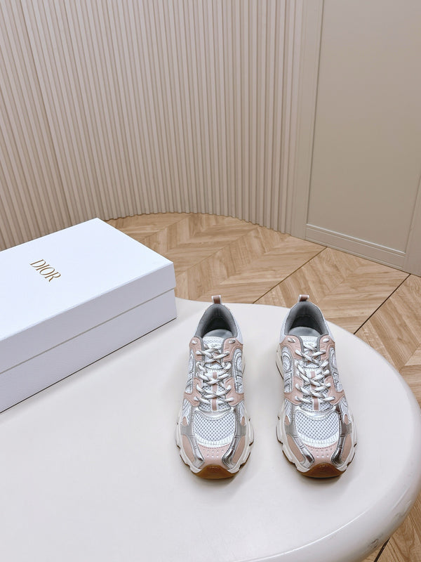 Wmns Chrono Sneakers