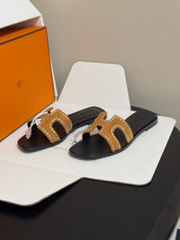 Oasis Sandal