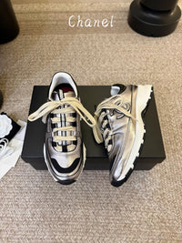 Logo Sneakers