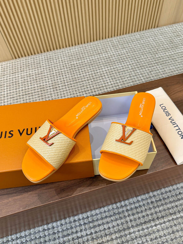 Capri Flat Mules