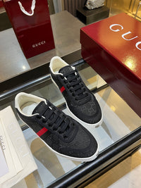 Stretch Low Top Trainers