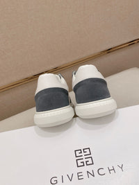 G Move Sneakers