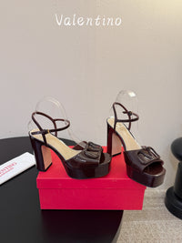 VLogo Signature Platform Sandals
