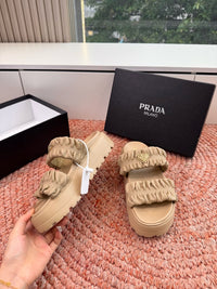 Matelassé Nappa Flatform Slides