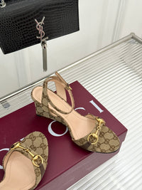 Donna Wedge Sandals