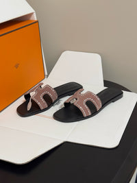 Oasis Sandal