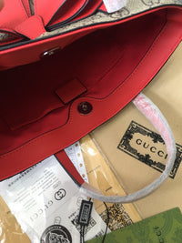 Supreme Tote