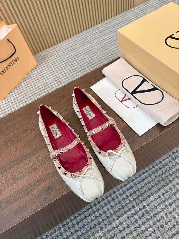 Garavani Mary Jane Rockstud Ballerinas