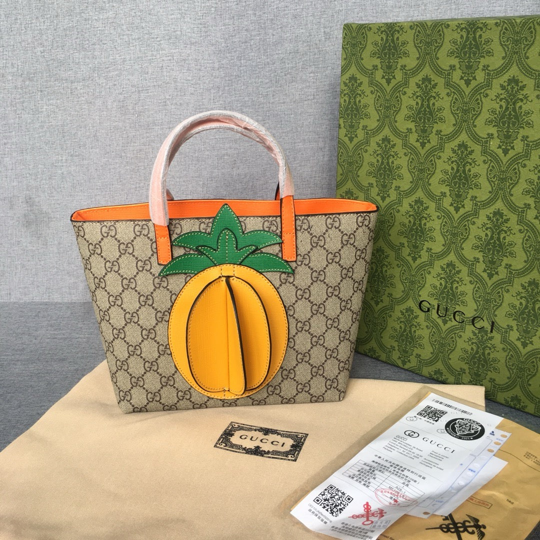 Supreme Tote