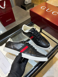 Stretch Low Top Trainers