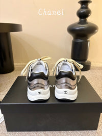 Logo Sneakers