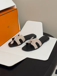 Oasis Sandal