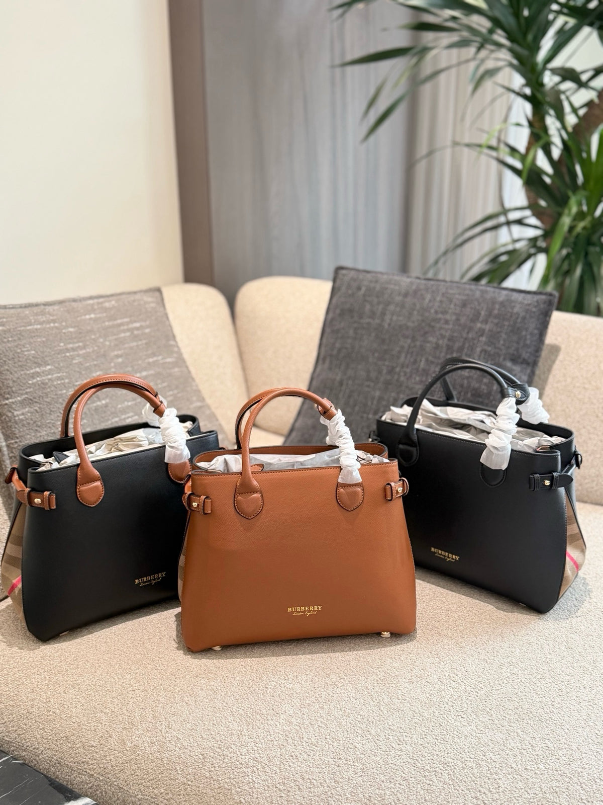 Banner Tote Calfskin