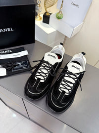 Logo Sneakers
