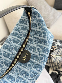Travel Nomad Pouch