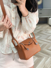 Lindy Mini Bag