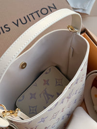 All In BB Bucket Bag