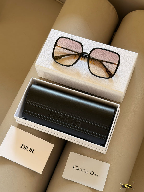 SoStellaire1 Oversized Sunglasses