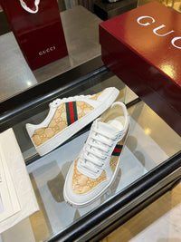 Stretch Low Top Trainers