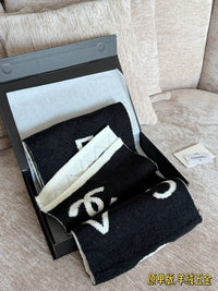 Logo Scarf