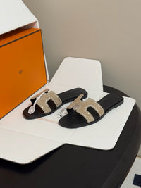 Oasis Sandal