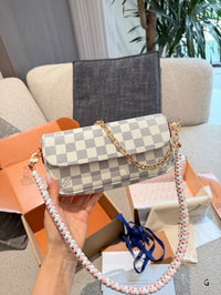 Ivy Wallet On Chain Bag