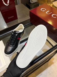 Stretch Low Top Trainers