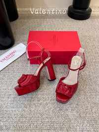 VLogo Signature Platform Sandals