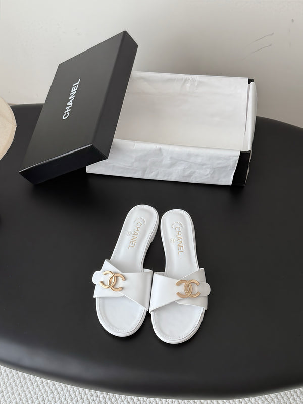 26B Leather Sandals