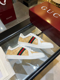 Stretch Low Top Trainers