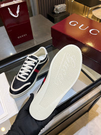 Stretch Low Top Trainers