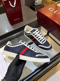 Stretch Low Top Trainers