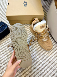 Lowmel Sneakers