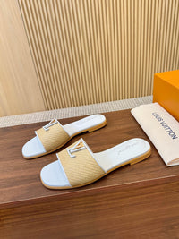 Capri Flat Mules