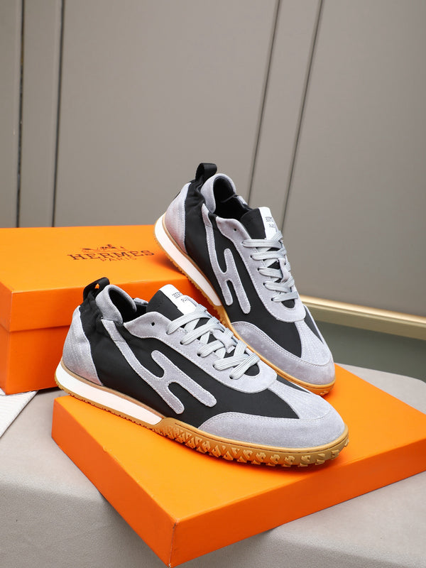 Trail Sneakers