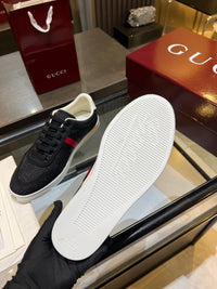 Stretch Low Top Trainers