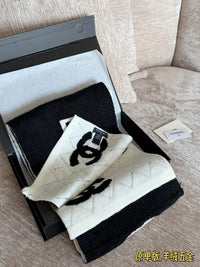 Logo Scarf